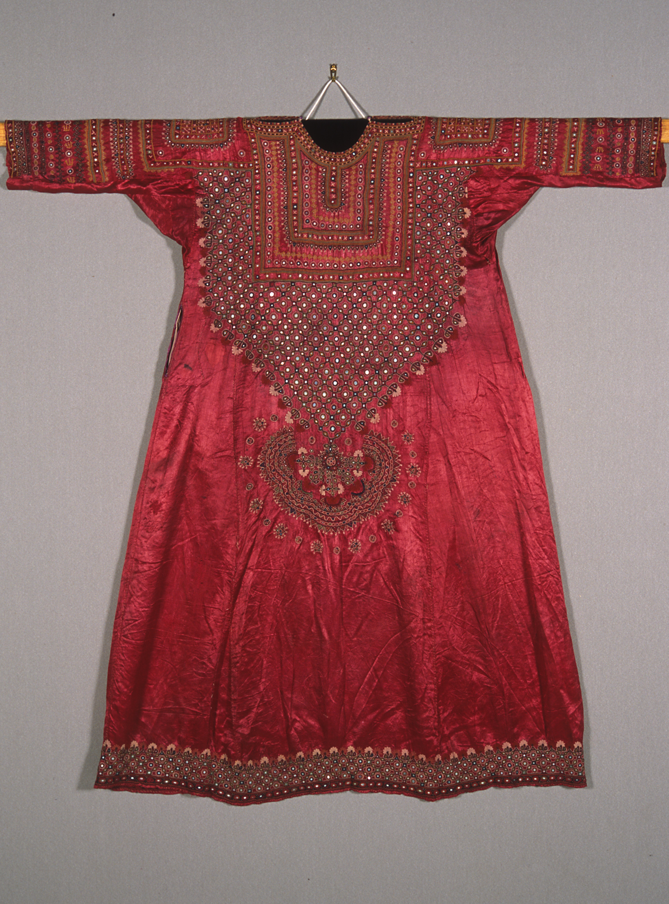 woman's tunic (aba)