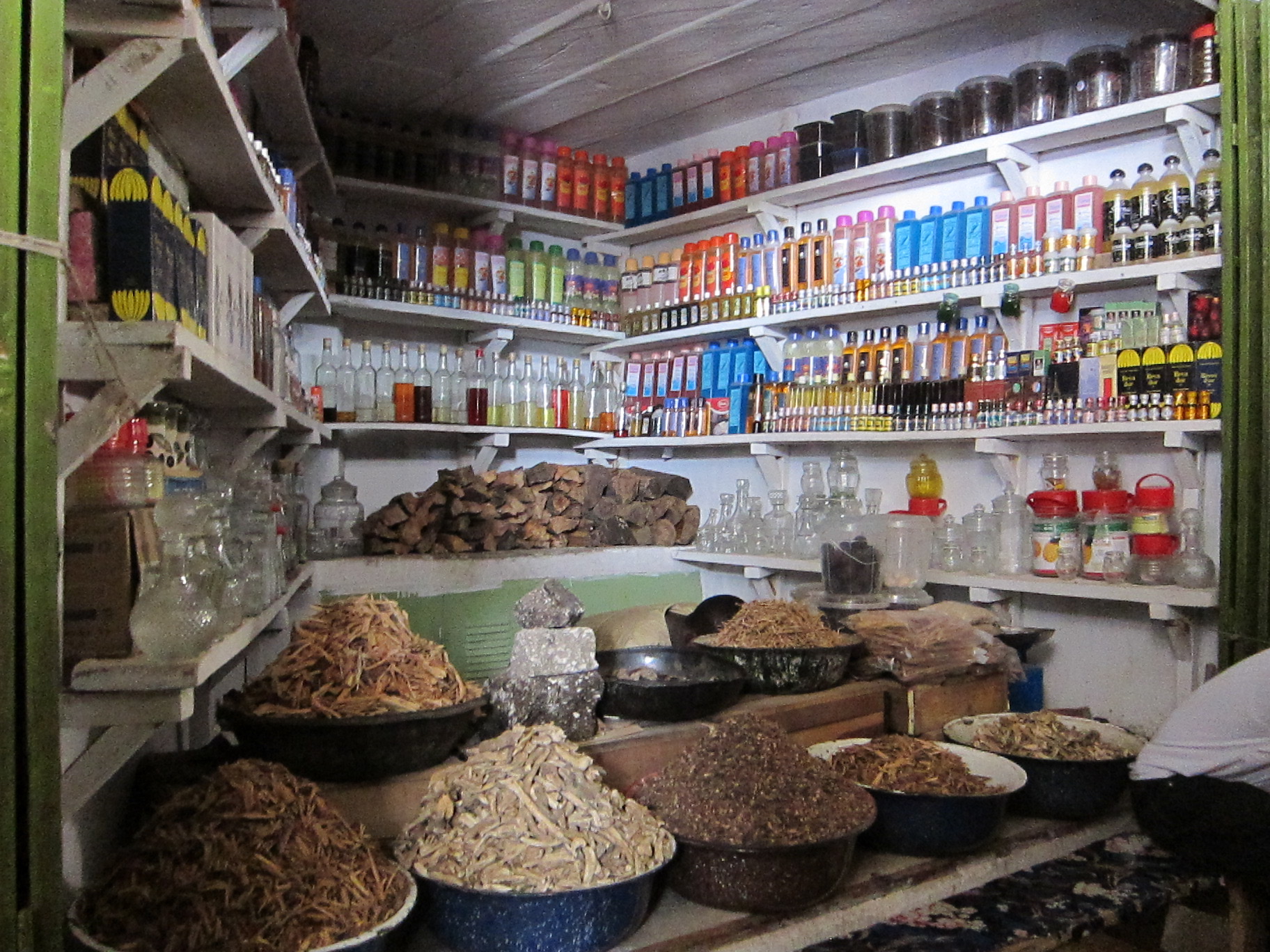 Turaren Wuta [Incense] ingredients. Maiduguri, Nigeria.(Photo taken by Katie Rhine)