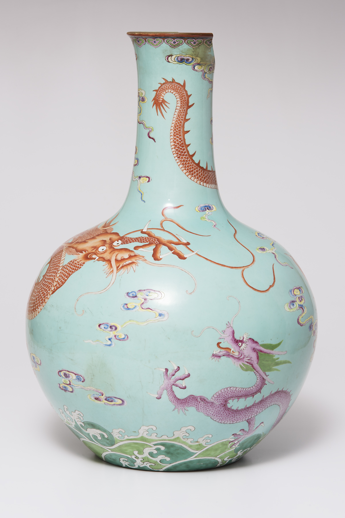 vase with dragons