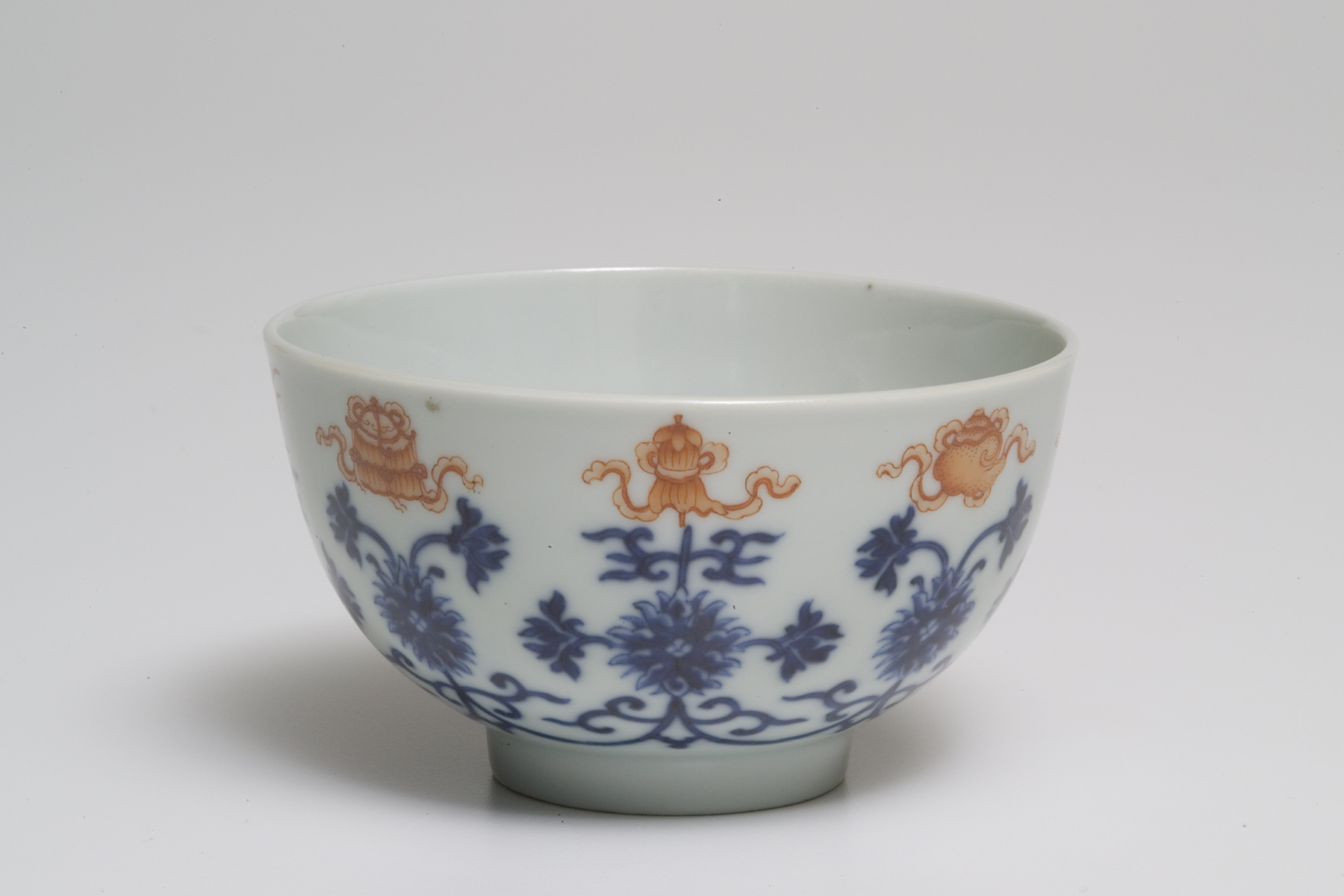 bowl with eight auspicious symbols of Buddhism