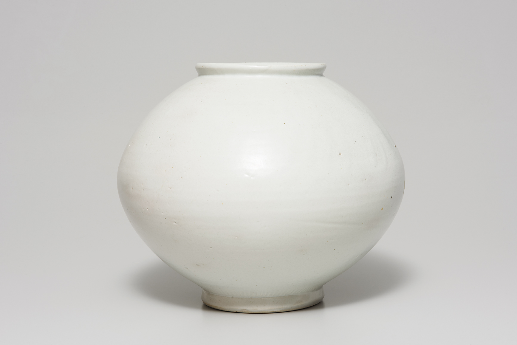 달항아리 dalhangari (moon jar)