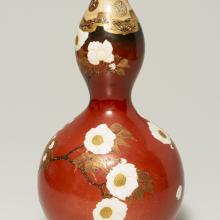 <i>double gourd vase</i>, 1900s, by Kinkōzan Sōbei